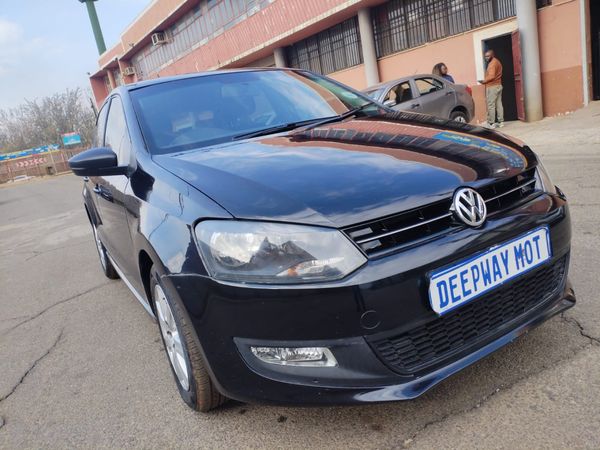 2013-Volkswagen-Polo-16-Comfortline image:1