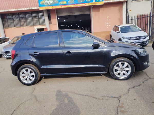 2013-Volkswagen-Polo-16-Comfortline image:4
