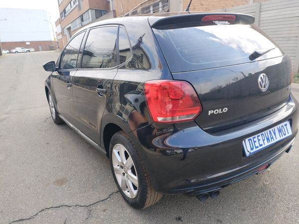 2013-Volkswagen-Polo-16-Comfortline image:7