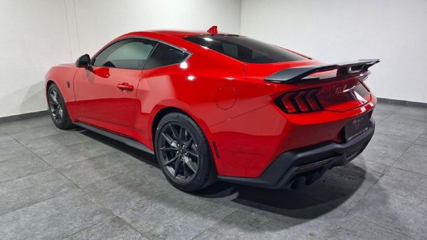 2026-Ford-Mustang-Dark-Horse-Fastback image:3