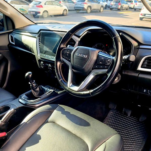 2023-Isuzu-D-Max-19-DDI-HR-LS-Double-Cab image:8