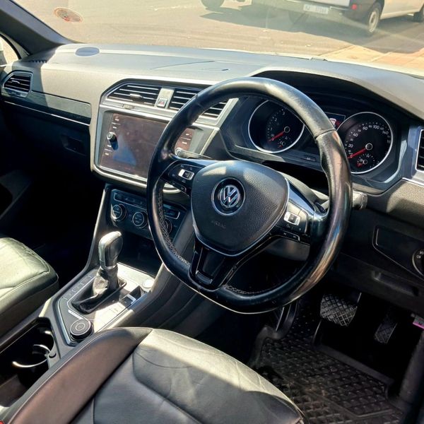 2018-Volkswagen-Tiguan-20-TSI-Highline-4Motion-Auto image:8