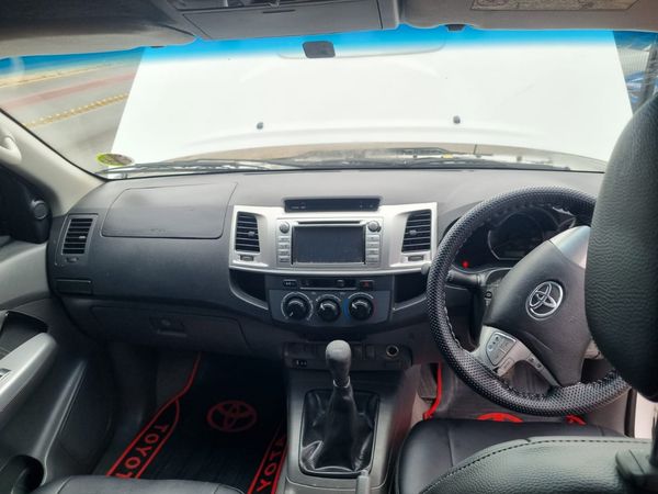 2012-Toyota-Hilux-30-D-4D-Raider-Xtra-Cab image:3