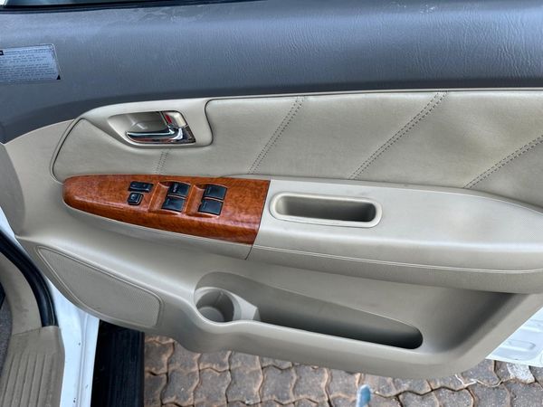 2010-Toyota-Fortuner-30-D-4D-Raised-Body image:9