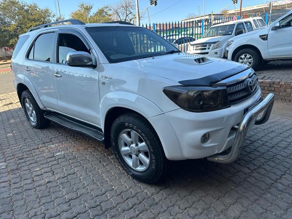 2010-Toyota-Fortuner-30-D-4D-Raised-Body image:2
