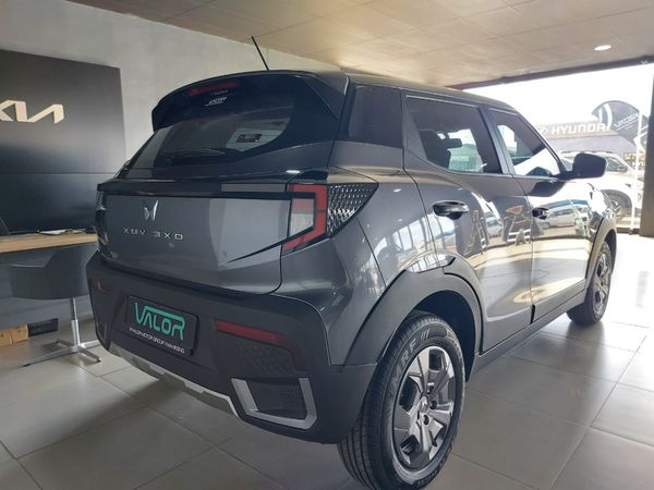 2026-Mahindra-XUV-3XO-12T-MX3-Auto image:8