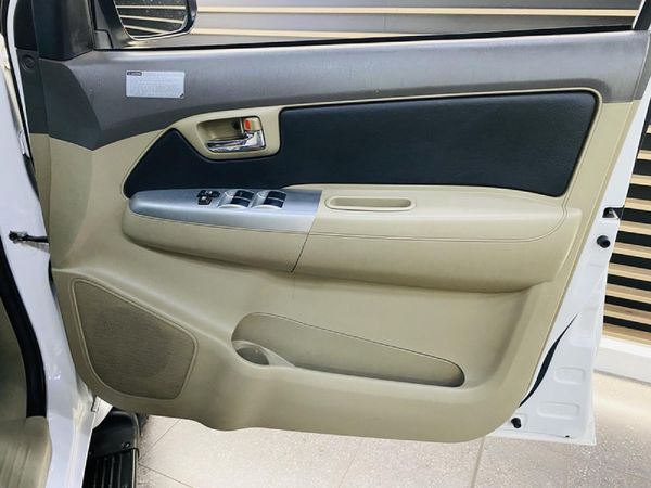 2013-Toyota-Fortuner-25-D-4D-Raised-Body-Auto image:12