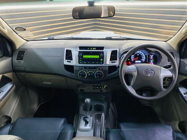 2013-Toyota-Fortuner-25-D-4D-Raised-Body-Auto image:15