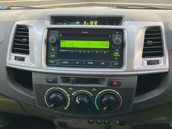 2013-Toyota-Fortuner-25-D-4D-Raised-Body-Auto image:16