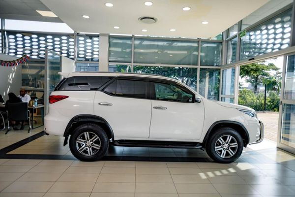 2021-Toyota-Fortuner-24-GD-6-Raised-Body-Auto image:6