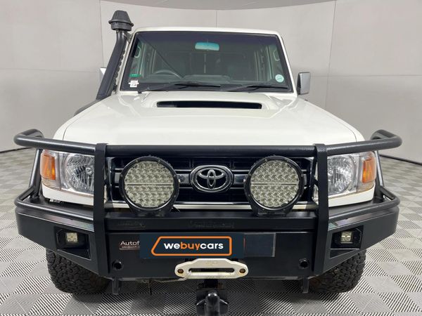 2020-Toyota-Land-Cruiser-79-45-D-Double-Cab image:15