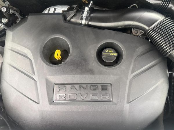 2014-Land-Rover-Range-Rover-Evoque-20-Si4-Dynamic image:12