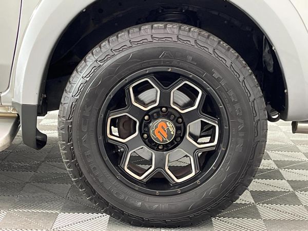 2017-Mitsubishi-Triton-24-Di-Dc-Auto-Double-Cab image:5