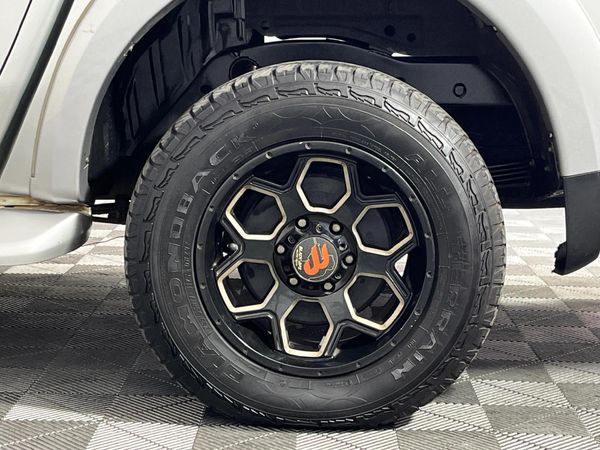 2017-Mitsubishi-Triton-24-Di-Dc-Auto-Double-Cab image:6