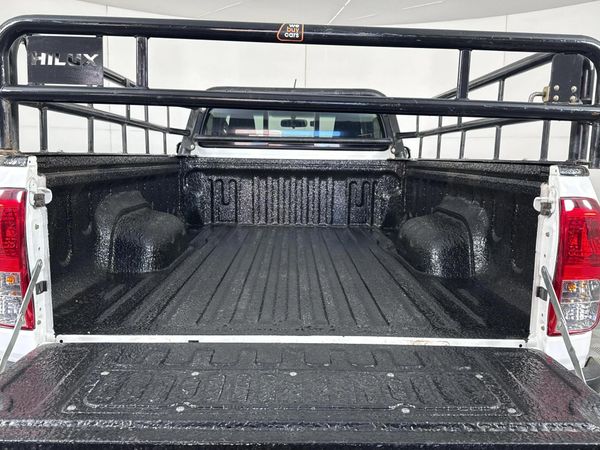 2021-Toyota-Hilux-24-GD-6-Raider-4x4-Auto-Single-Cab image:9