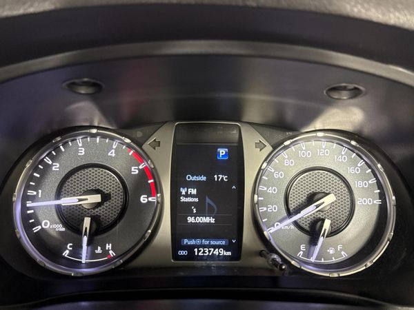 2021-Toyota-Hilux-24-GD-6-Raider-4x4-Auto-Single-Cab image:1