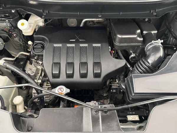 2023-Mitsubishi-Xpander-15-Auto image:12