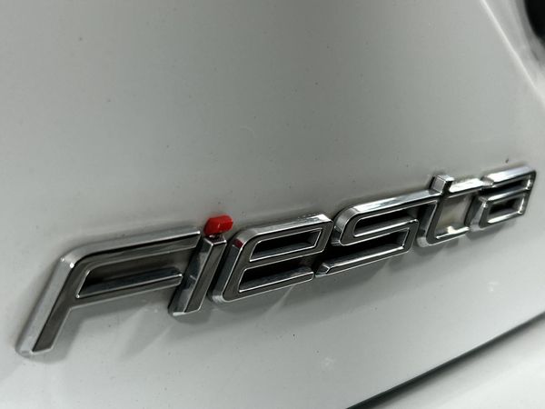 2019-Ford-Fiesta-10-EcoBoost-Titanium-Auto-5-dr image:11