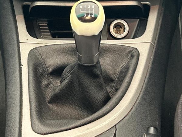 2009-BMW-1-Series-116i-5-dr image:10