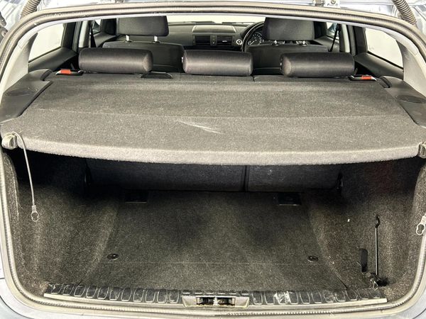 2009-BMW-1-Series-116i-5-dr image:14