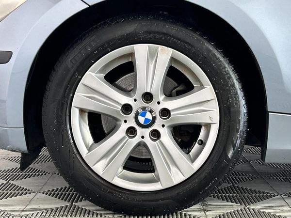 2009-BMW-1-Series-116i-5-dr image:4