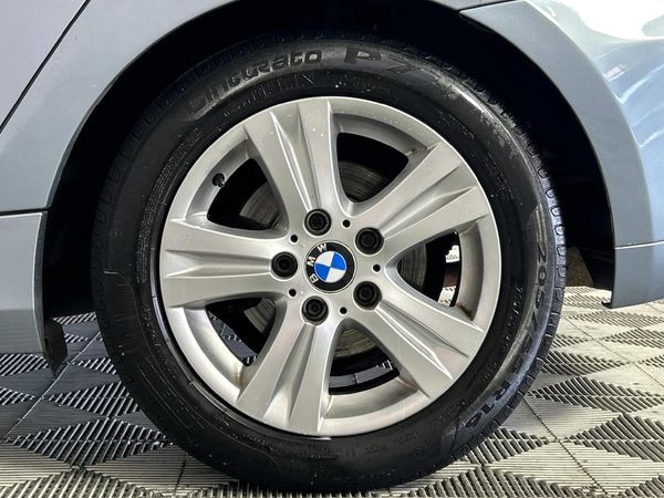 2009-BMW-1-Series-116i-5-dr image:6