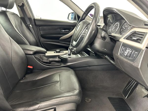 2015-BMW-3-Series-320d-Auto image:9