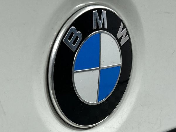 2015-BMW-3-Series-320d-Auto image:11