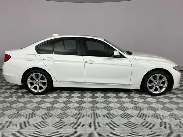 2015-BMW-3-Series-320d-Auto image:17