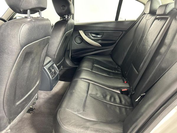 2015-BMW-3-Series-320d-Auto image:3