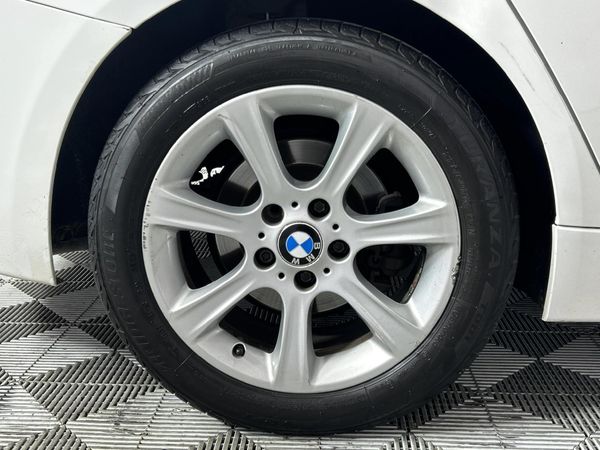 2015-BMW-3-Series-320d-Auto image:7