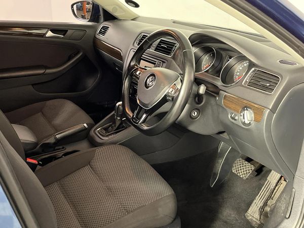 2016-Volkswagen-Jetta-GP-14-TSI-Comfortline-Auto image:9