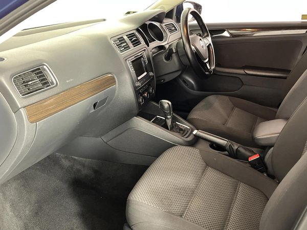 2016-Volkswagen-Jetta-GP-14-TSI-Comfortline-Auto image:8