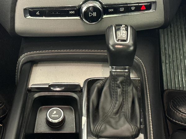 2018-Volvo-XC90-D5-Inscription-AWD image:10
