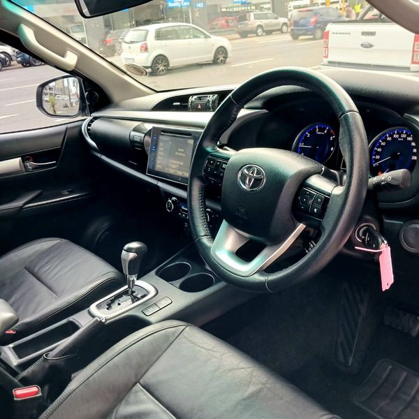 2017-Toyota-Hilux-28-GD-6-Raised-Body-Raider-Double-Cab-Auto image:8