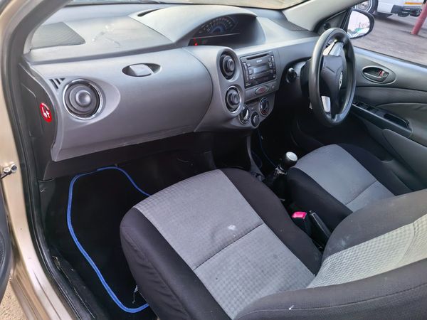 2014-Toyota-Etios-15-xi-5-dr image:10
