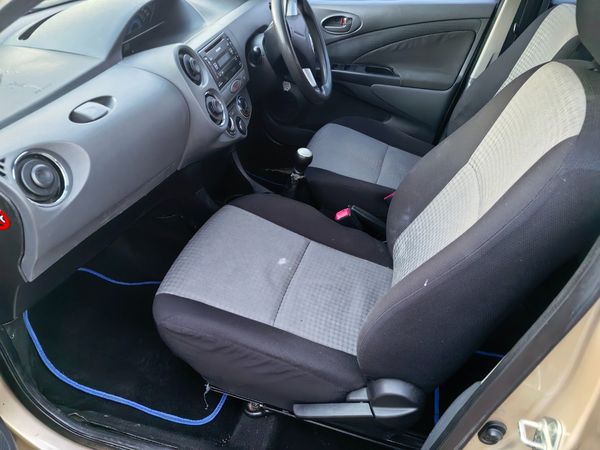 2014-Toyota-Etios-15-xi-5-dr image:8