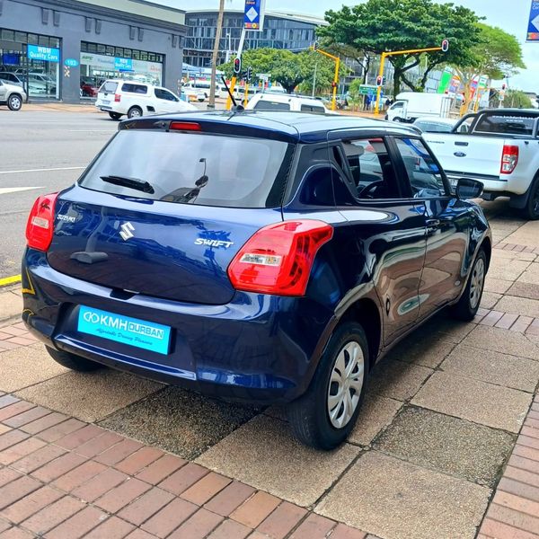 2021-Suzuki-Swift-12-GL-Auto image:4