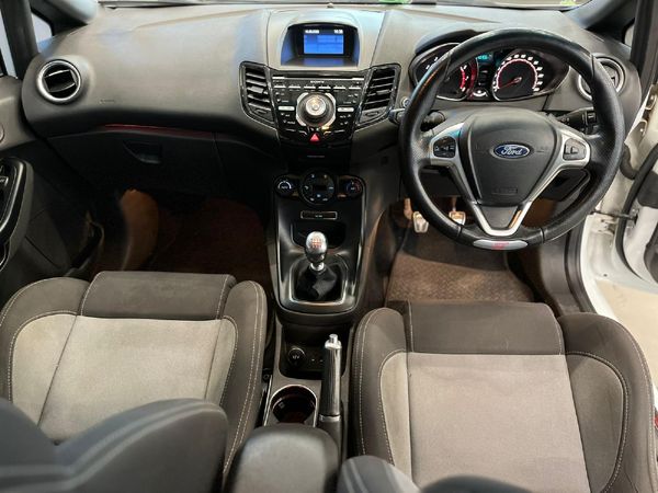 2015-Ford-Fiesta-ST-16-EcoBoost-GDTi image:9