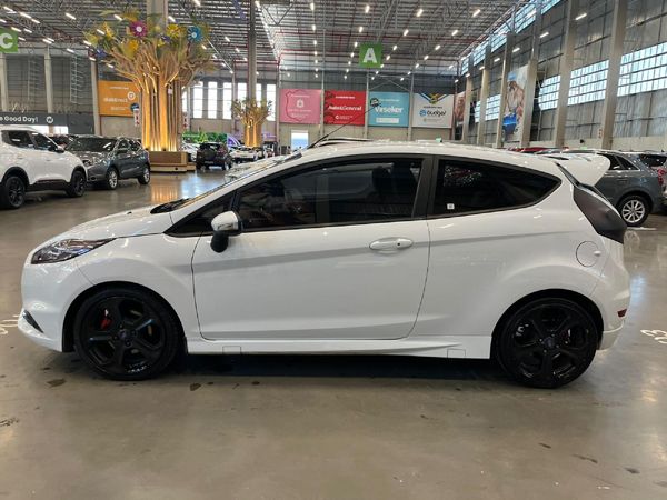2015-Ford-Fiesta-ST-16-EcoBoost-GDTi image:5