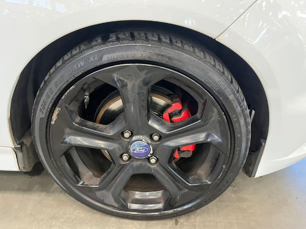 2015-Ford-Fiesta-ST-16-EcoBoost-GDTi image:8