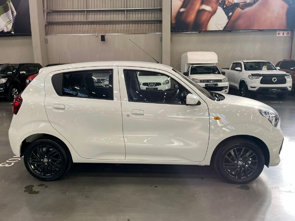 2025-Toyota-Vitz-10-XR image:1