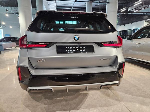 2023-BMW-X1-sDrive18d-M-Sport image:5