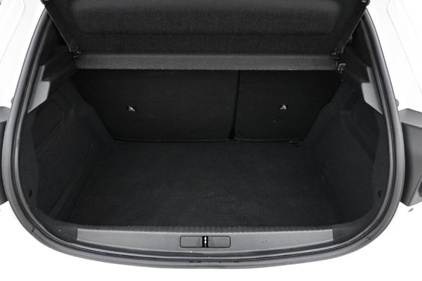 2022-Peugeot-208-12-Active image:21