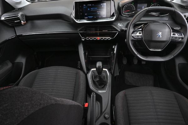 2022-Peugeot-208-12-Active image:7