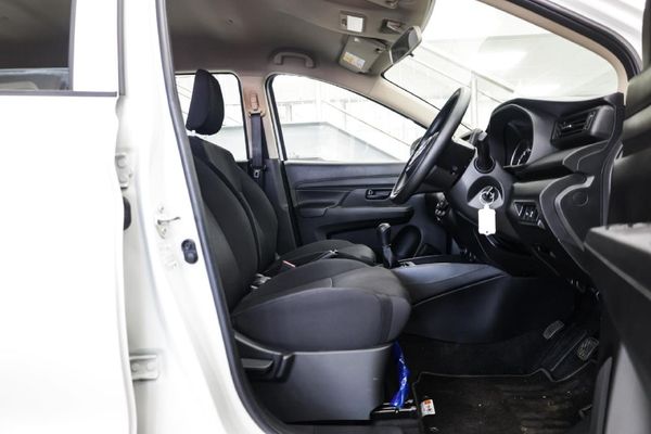 2026-Suzuki-Ertiga-15-GA image:10