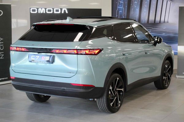 2026-Omoda-C7-15T-SHS-DHT-Phev image:1