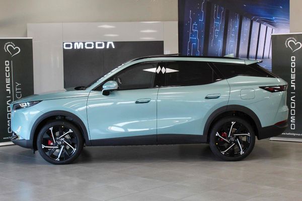 2026-Omoda-C7-15T-SHS-DHT-Phev image:2