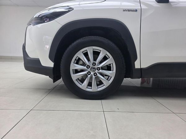2025-Toyota-Corolla-Cross-18-XS-Hybrid image:8