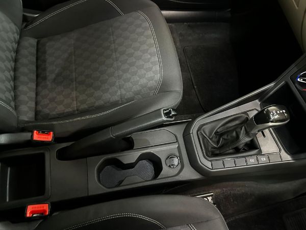 2024-Volkswagen-Polo-16-Classic-Auto image:16